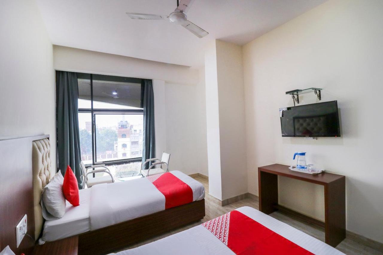 Hotel Oyo Flagship 69860 Mastana Palace Varanasi Exterior foto