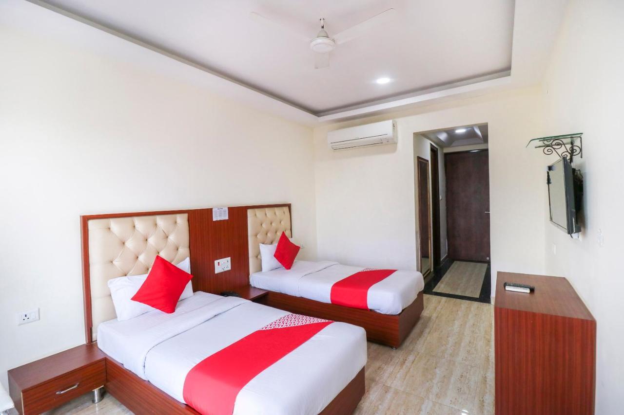 Hotel Oyo Flagship 69860 Mastana Palace Varanasi Exterior foto