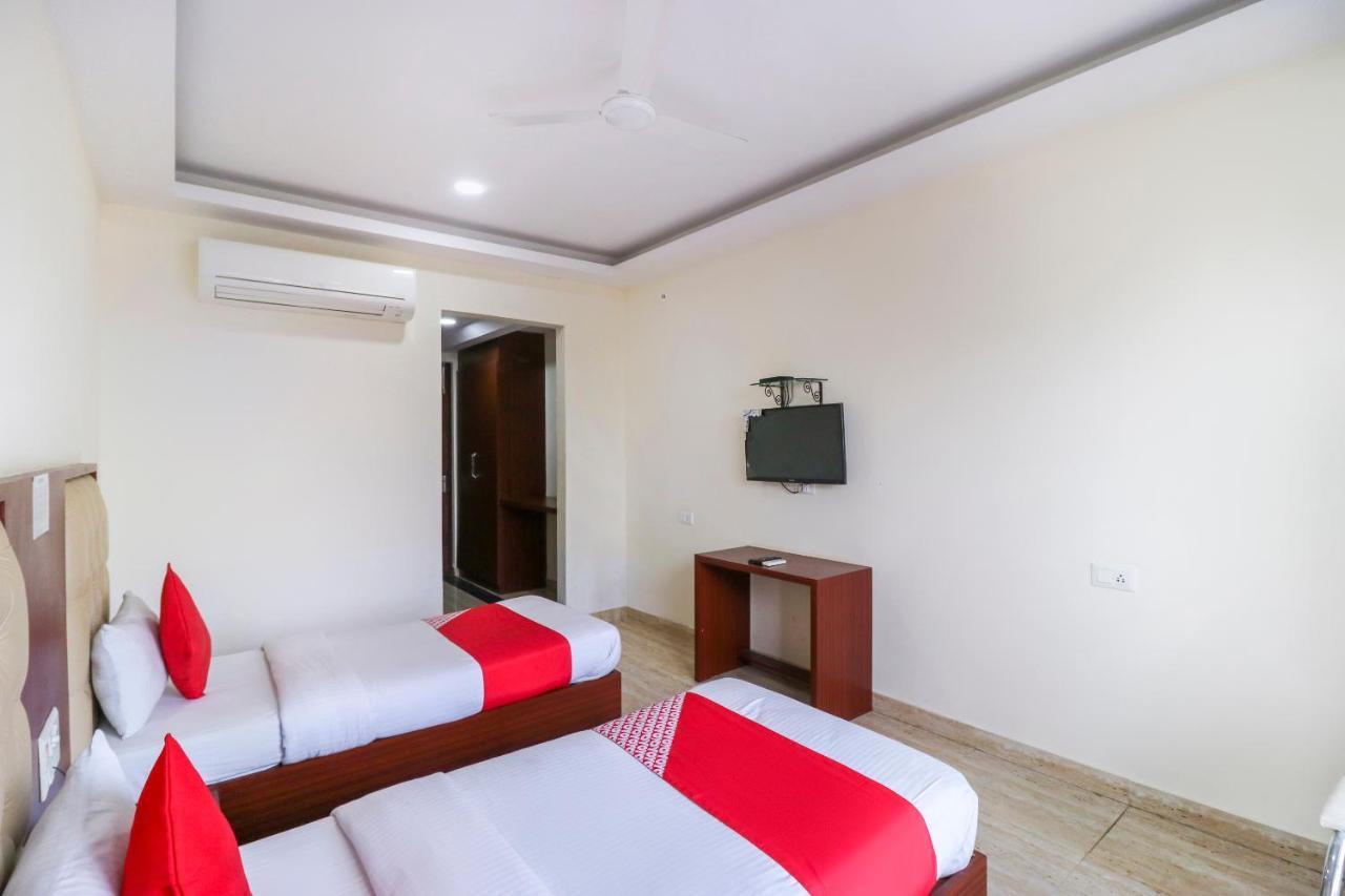 Hotel Oyo Flagship 69860 Mastana Palace Varanasi Exterior foto