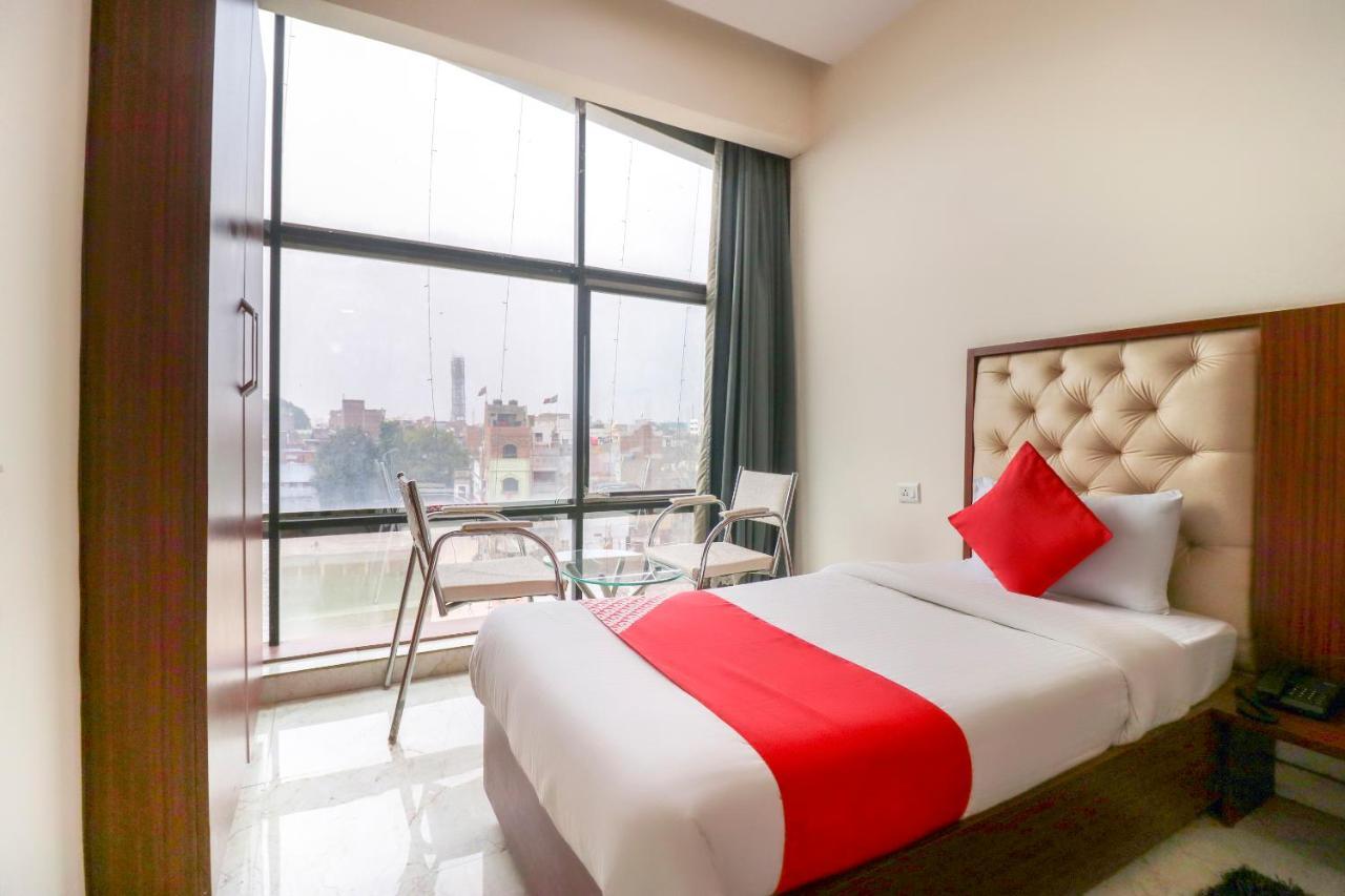Hotel Oyo Flagship 69860 Mastana Palace Varanasi Exterior foto