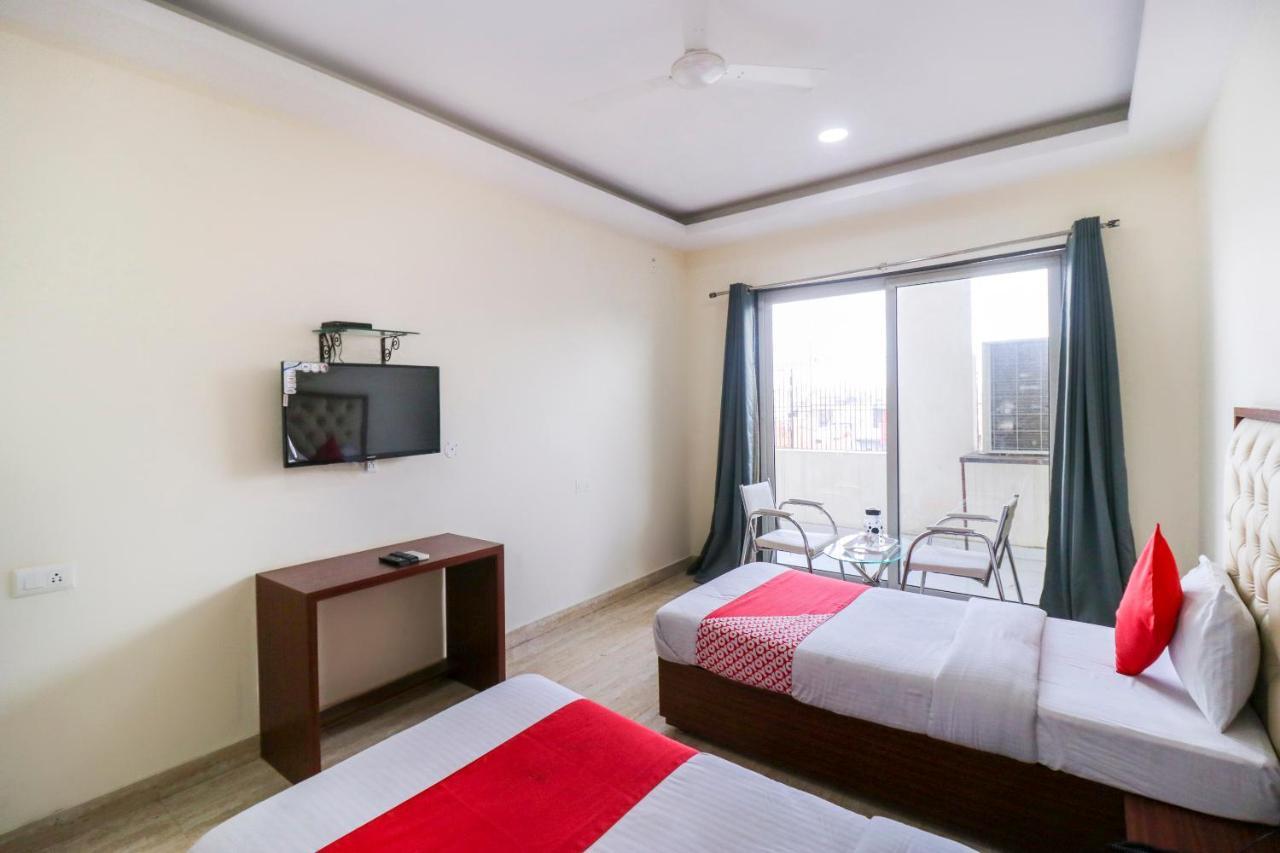 Hotel Oyo Flagship 69860 Mastana Palace Varanasi Exterior foto
