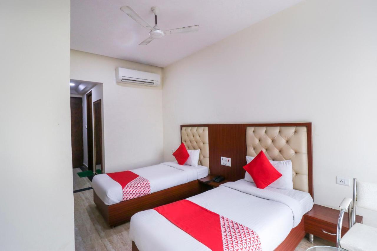 Hotel Oyo Flagship 69860 Mastana Palace Varanasi Exterior foto