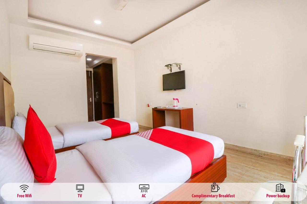 Hotel Oyo Flagship 69860 Mastana Palace Varanasi Exterior foto